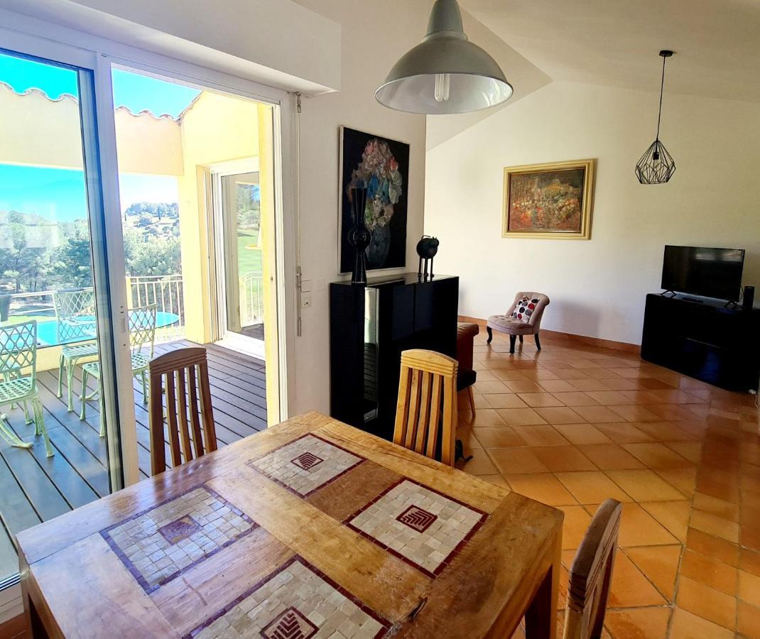 Villa Dans Cadre D'Exception - Golf, Piscine Et Tennis Prive Saint-Cyr-sur-Mer Bagian luar foto